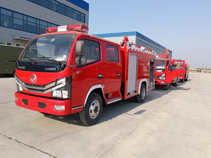 5噸消防灑水車_消防車價格_2.5噸化工園區消防車_慶鈴五十鈴水罐消防車多少錢，廠家在哪