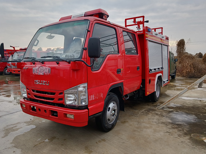 5噸消防灑水車_消防車價格_2.5噸化工園區消防車_慶鈴五十鈴水罐消防車多少錢，廠家在哪