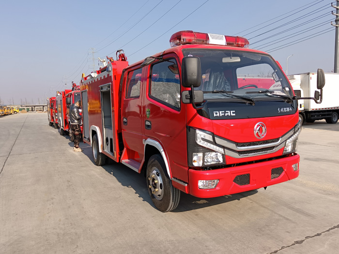 5噸消防灑水車_水罐消防車_2.5噸化工園區消防車_慶鈴五十鈴水罐消防車多少錢，廠家在哪