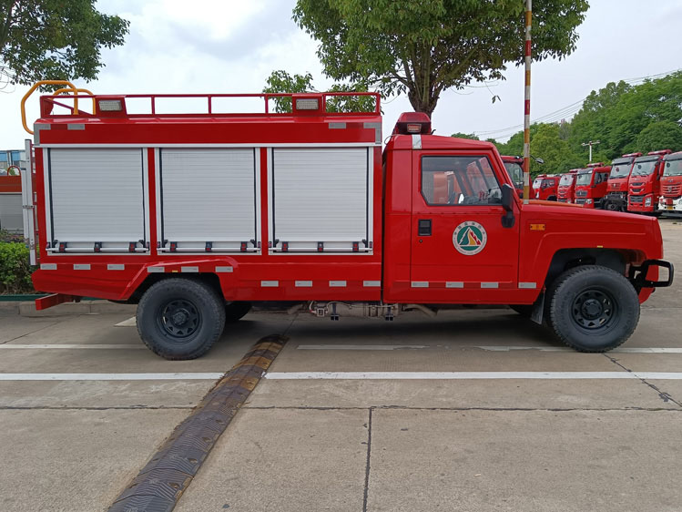 四驅小型消防器材車_廣西重慶 應急滅火救援車_物業小區消防巡邏車