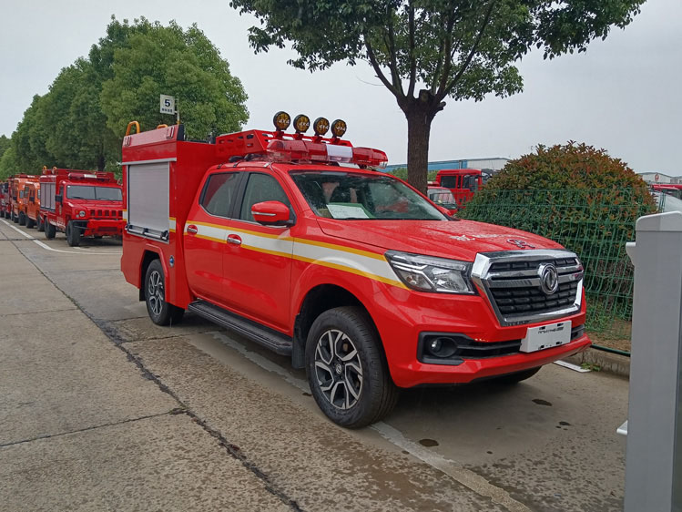 四驅器材消防社區園區滅火車_甘肅青海 小區四輪消防灑水車_多功能水罐滅火車