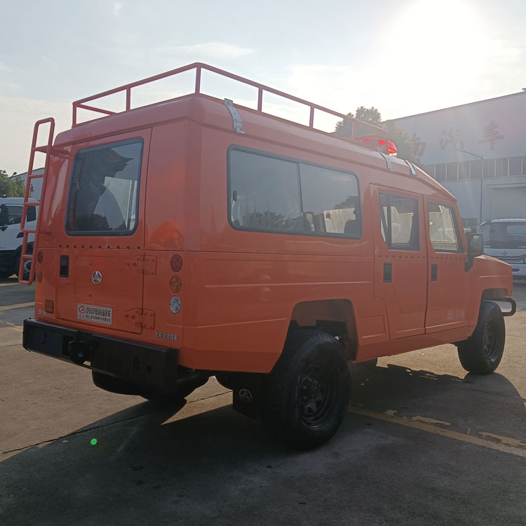 四驅小型消防器材車_廣西重慶 2噸小型消防車_應急滅火救援車