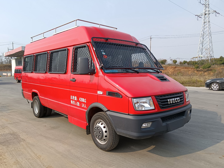 四驅器材消防雙排滅火救援巡邏車_江西河南 小區四輪消防灑水車_多功能水罐滅火車