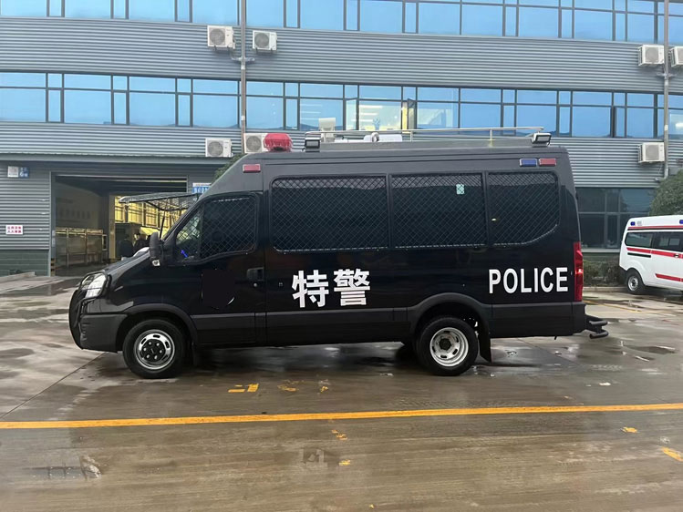 四驅(qū)小型消防器材車_廣西重慶 搶險(xiǎn)救援救火車_柴油消防救援滅火車