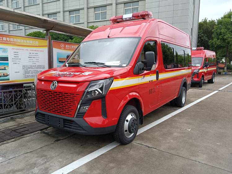 雙排座運兵車_森林防火指揮車10-15人 上汽大通13座消防巡邏運兵車多少錢