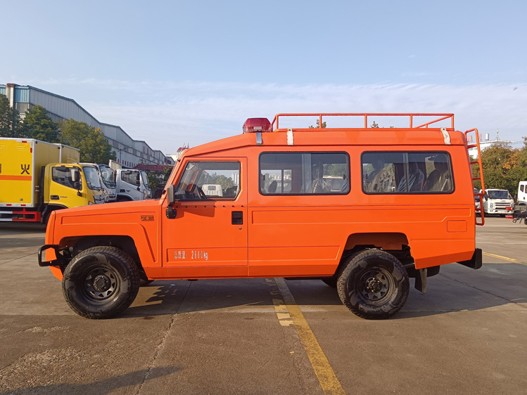 雙排座運兵車_森林防火指揮車10-15人 北汽四驅(qū)越野運兵車_小型運兵車 