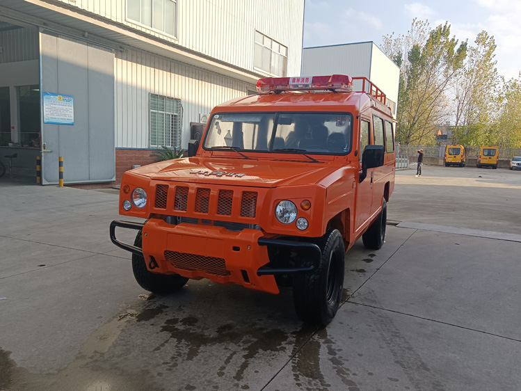 雙排座運兵車_森林防火指揮車10-15人 北汽戰旗防火運兵車_吉普消防運兵車 