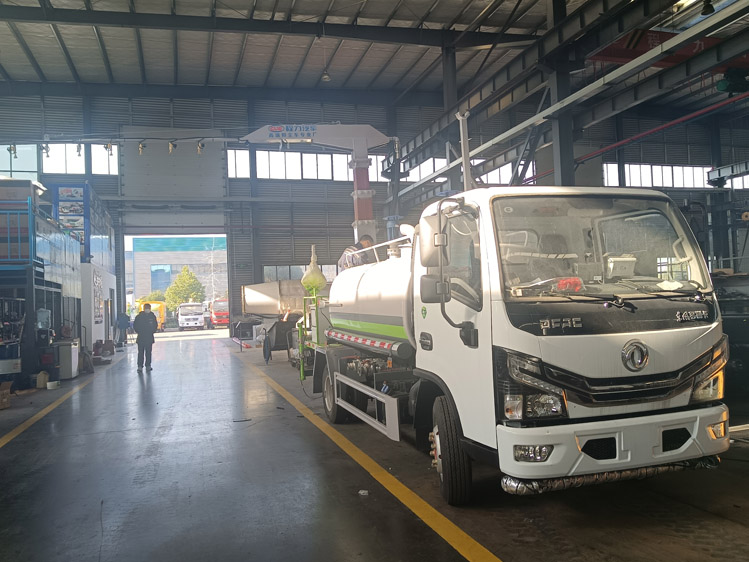 鐵路抑塵車廠家直銷_15噸固化劑噴灑車 山西朔州煤礦霧炮噴霧車_鐵路工地抑塵車工廠報價