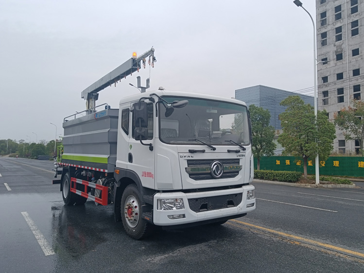 鐵路抑塵車圖片_10-15方煤炭固化封層車 山西運(yùn)城全自動(dòng)霧炮車_噴桿式防凍液噴灑車分期購(gòu)車