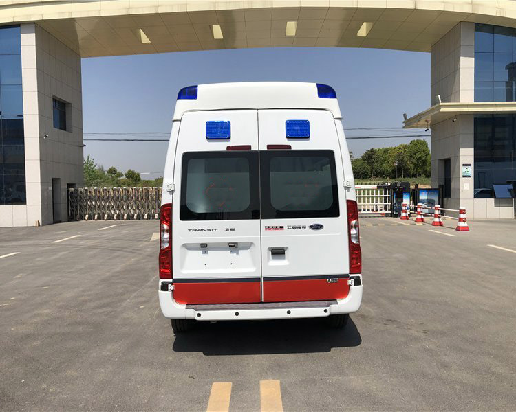 推薦車型 傷殘運輸急救車廠家批發支持定制柴油版救護車上汽大通