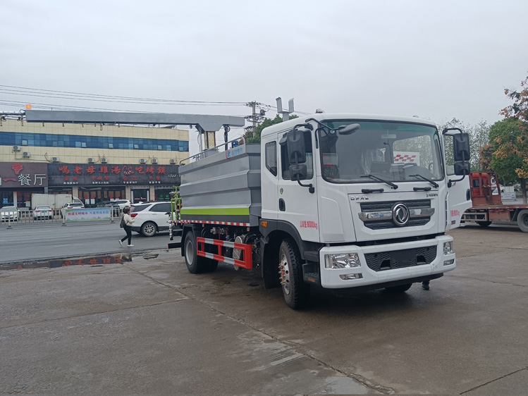 東風多利卡5方鐵路抑塵車_鐵路煤炭抑塵車國六5噸鐵路抑塵車_消毒防疫灑水車功能全_煤場霧炮抑塵車_15噸噴桿折臂式降塵車