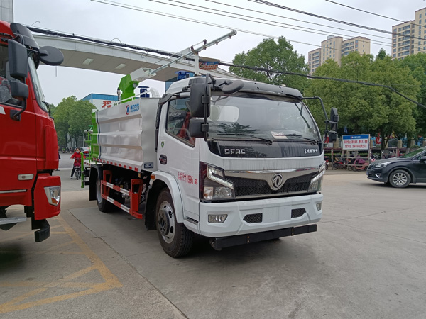 12噸抑塵劑噴灑車_鐵路煤炭抑塵劑噴灑車15方鐵路抑塵車_火車皮抑塵劑噴灑車廠家批發(fā)價_東風D9鐵路抑塵車_15噸霧化抑塵車