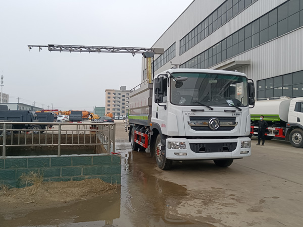 東風華神T3_10噸鐵路抑塵車_鐵路多功能抑塵噴灑車小型多功能鐵路抑塵車_煤炭固化劑噴灑車多少錢_噴霧車皮封層車_15噸鐵路煤炭抑塵