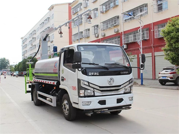 東風D9煤碳降塵車_火車皮煤炭抑塵劑封層車火車煤炭抑塵劑噴灑車_CL5186TDY6YC多功能抑塵車價格_5.3米旋轉噴桿式噴灑車_鉤擋自動感應停噴封層