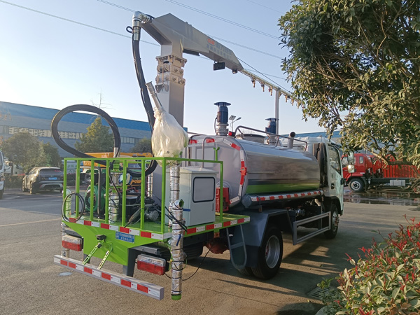 東風天錦抑塵噴桿鐵路抑塵車_30米噴射高炮大型鐵路抑塵車_礦區(qū)抑塵降塵車_5噸鐵路抑塵車價格好_15噸多功能噴灑車