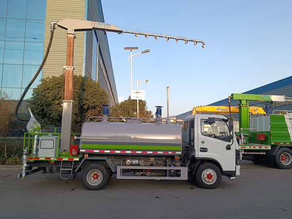 東風多利卡12噸鐵路抑塵車_多功能抑塵車火車煤炭抑塵劑噴灑車_CL5186TDY6YC多功能抑塵車價格_5.3米旋轉噴桿式噴灑車_鉤擋自動感應停噴封層