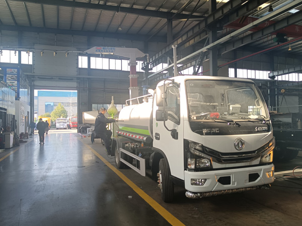 12噸抑塵劑噴灑車_鐵路煤炭抑塵劑噴灑車煤炭揚塵噴霧車_12噸火車皮固化降塵車質量好_多功能除塵降塵車_煤場抑塵車噴霧均勻